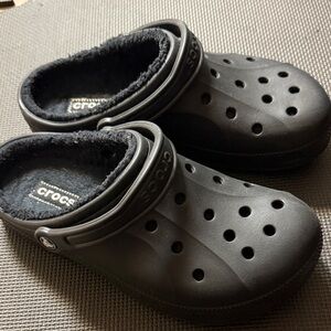 Fuzzy Crocs! Black Fuzzy Lined Slippers       *unworn*